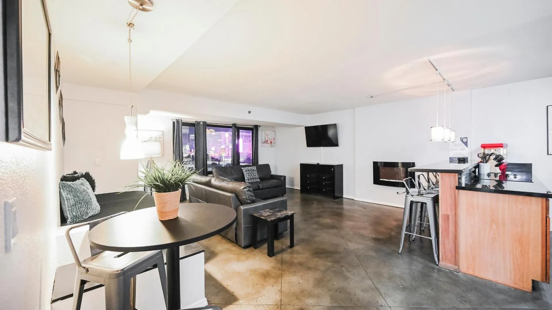 Stripviewsuites At Jockey Club Las Vegas Aparthotel