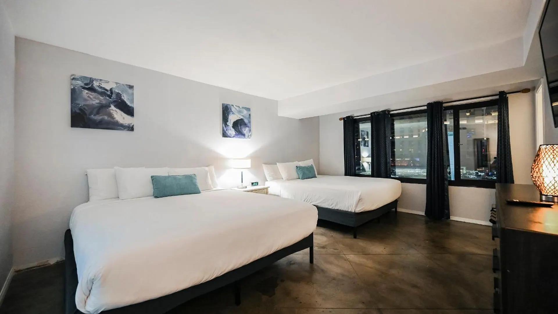 Stripviewsuites At Jockey Club Las Vegas
