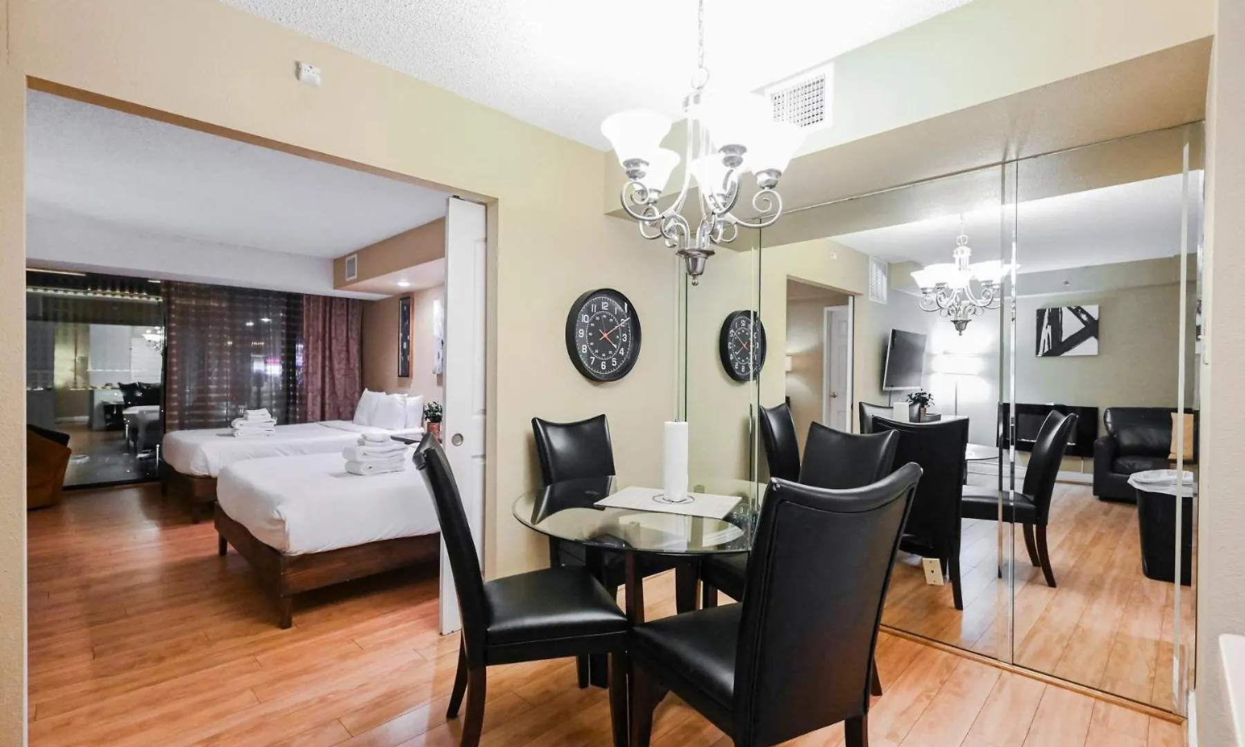 Aparthotel Stripviewsuites At Jockey Club Las Vegas