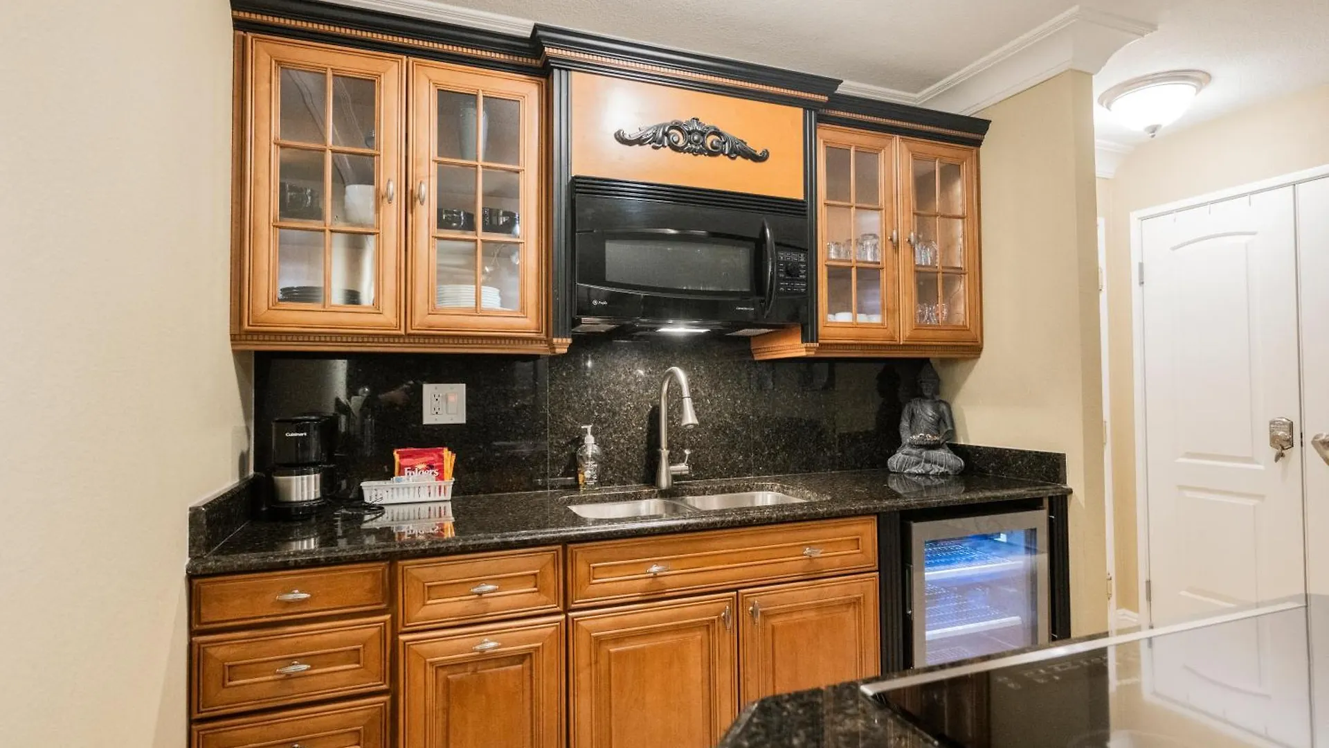Aparthotel Stripviewsuites At Jockey Club Las Vegas